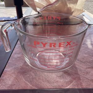 PYREX Glass 8 Cup/64oz/2qt/2 L Measuring Cup M Red Lettering Vintage Baking